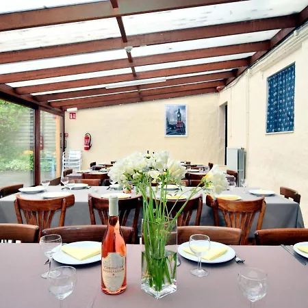 Casa de Férias Cozy Holiday In Leuze With Private Swimming Pool *